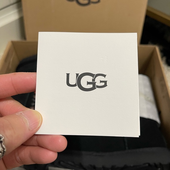 NIB Women’s Size 5 (Euro Sz 36) UGG Classic Short Stud II Winter Boots In Black - Picture 11 of 14